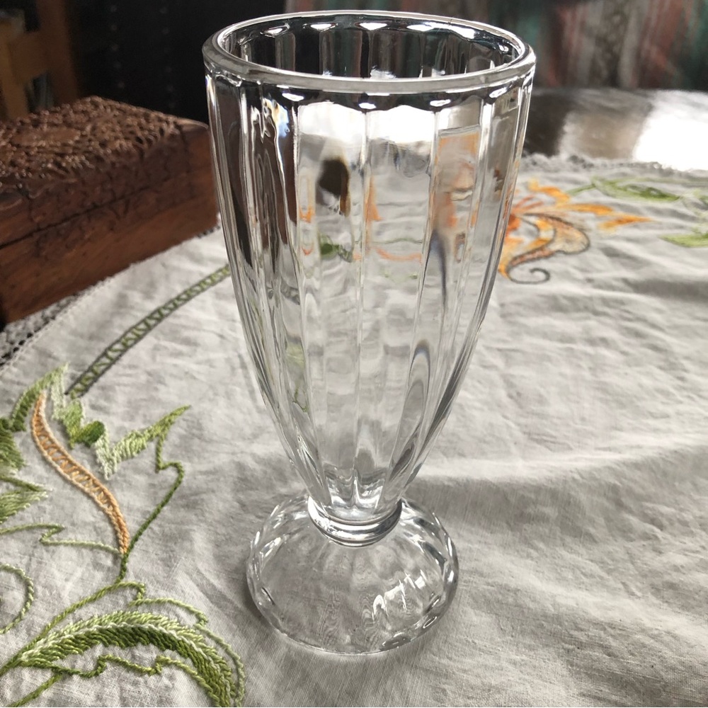 Vintage Libbey Tall Ice Cream Soda/ Smoothie Clear Glass. 12 oz. 7" tall